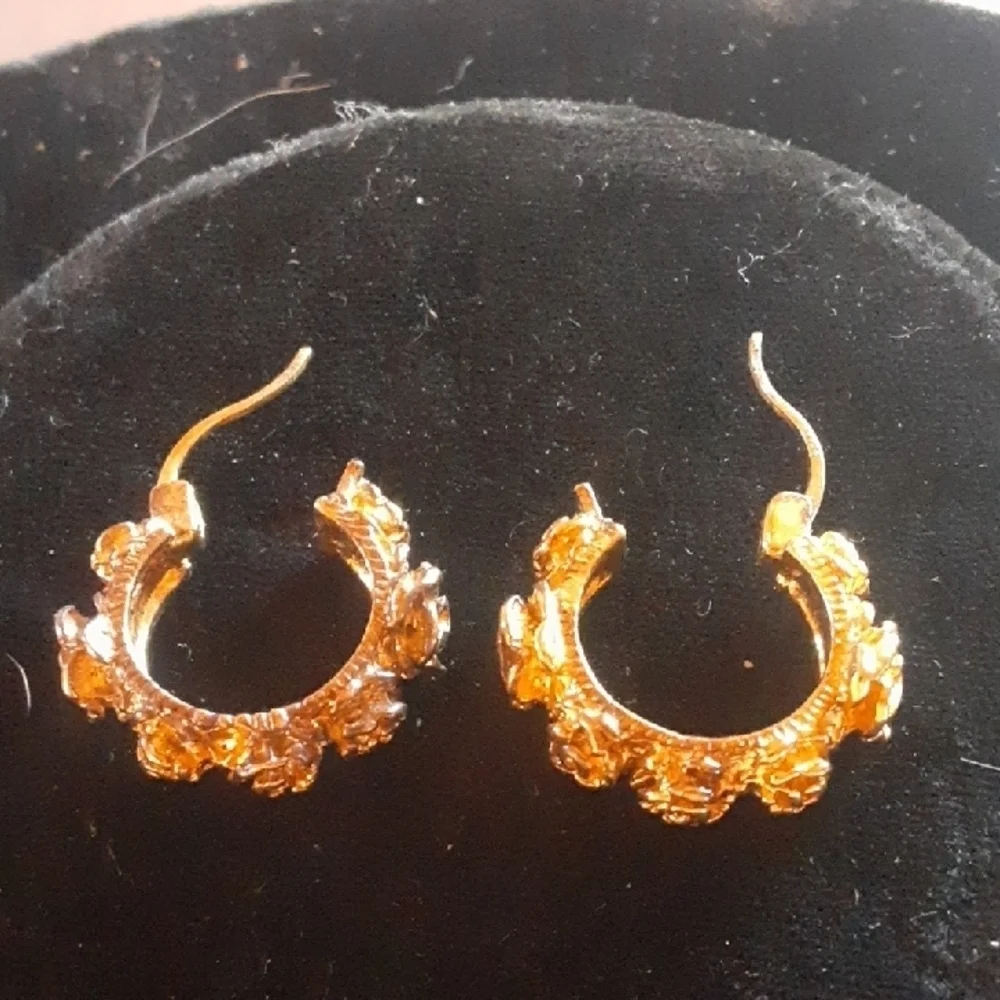 Elegant Gold Tone Hoop Earrings with Rose Design